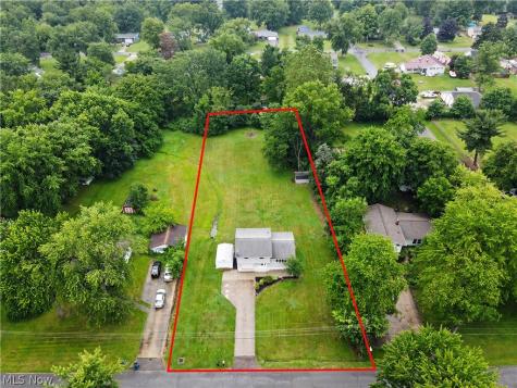 2704 Lyman Drive New Franklin OH 44216