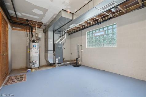 2704 Lyman Drive New Franklin OH 44216