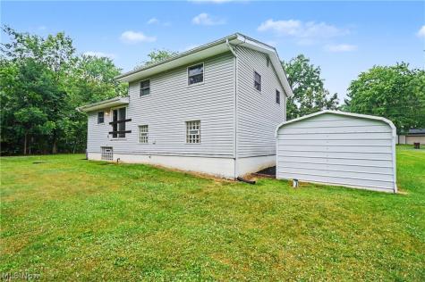 2704 Lyman Drive New Franklin OH 44216