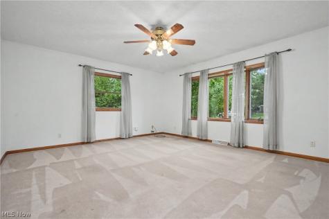 2704 Lyman Drive New Franklin OH 44216