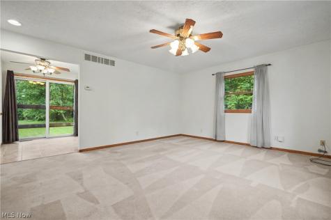 2704 Lyman Drive New Franklin OH 44216