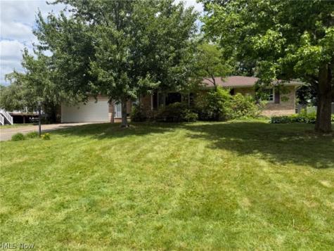 1333 Clarence Street NW Uniontown OH 44685