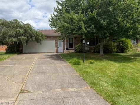 1333 Clarence Street NW Uniontown OH 44685