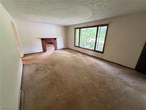 1333 Clarence Street NW Uniontown OH 44685