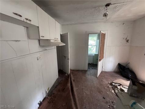 13601 Argus Avenue Cleveland OH 44110