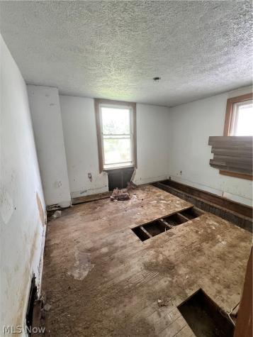996 Burkhardt Avenue Akron OH 44301