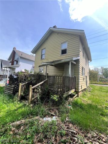 996 Burkhardt Avenue Akron OH 44301