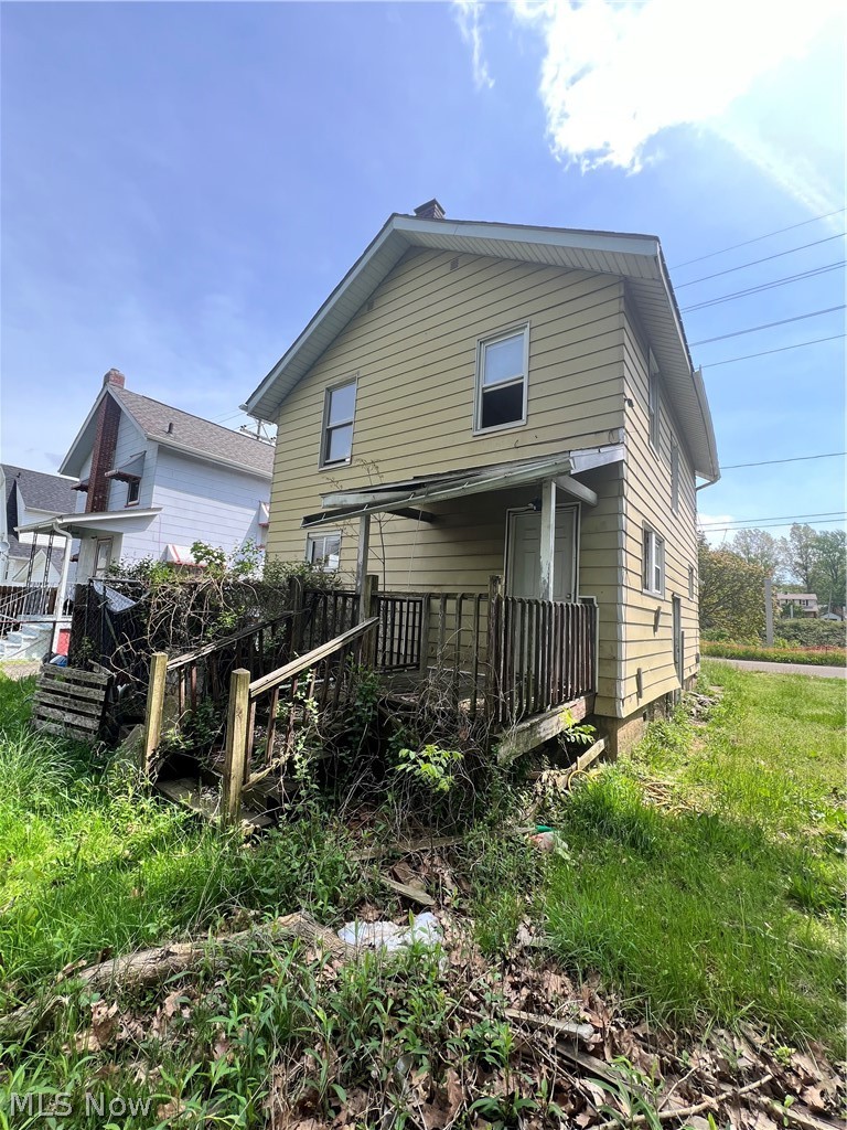 996 Burkhardt Avenue Akron OH 44301