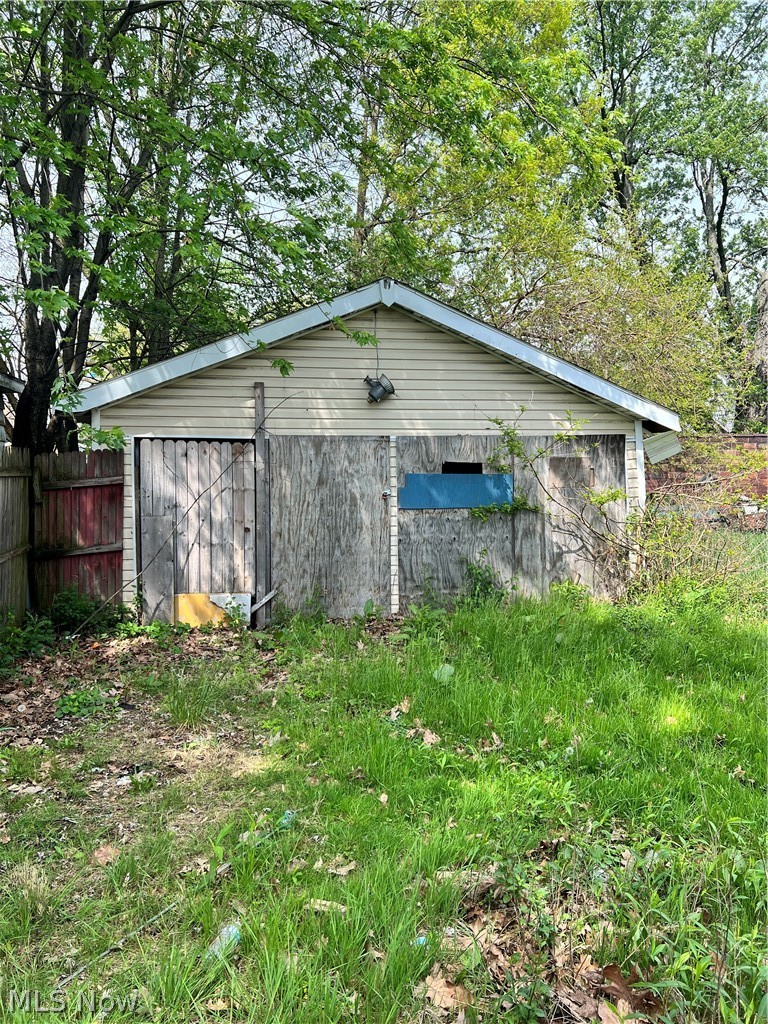 996 Burkhardt Avenue Akron OH 44301