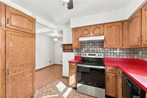 1531 Woodhurst Avenue Mayfield Heights OH 44124