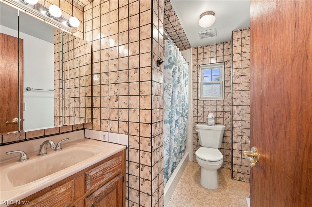 1531 Woodhurst Avenue Mayfield Heights OH 44124