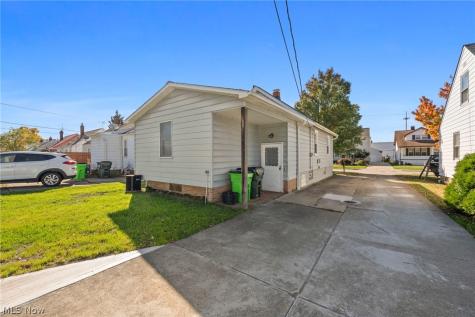 1531 Woodhurst Avenue Mayfield Heights OH 44124