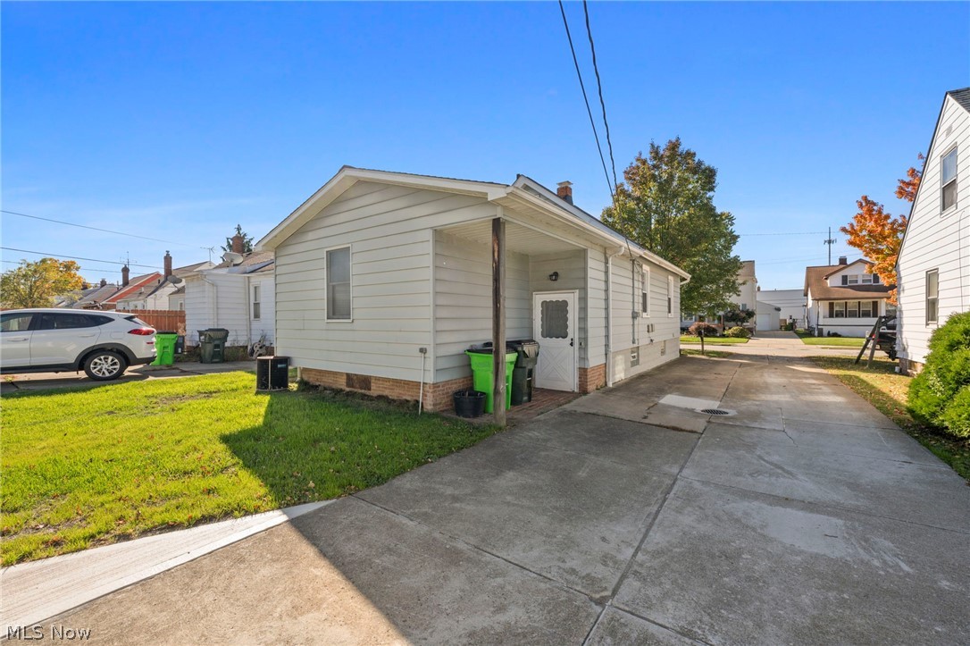 1531 Woodhurst Avenue Mayfield Heights OH 44124