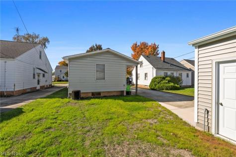 1531 Woodhurst Avenue Mayfield Heights OH 44124