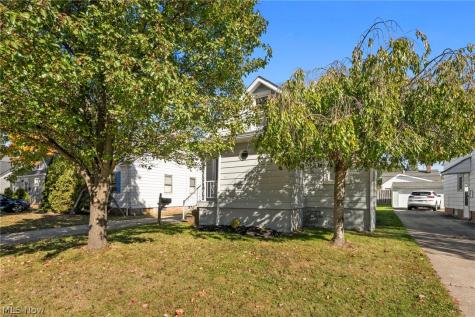 1531 Woodhurst Avenue Mayfield Heights OH 44124
