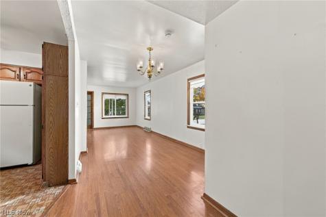 1531 Woodhurst Avenue Mayfield Heights OH 44124
