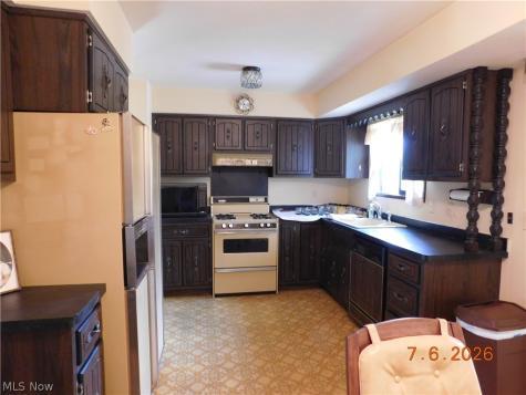 616 Judie Drive Cleveland OH 44109