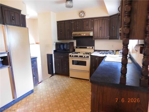 616 Judie Drive Cleveland OH 44109