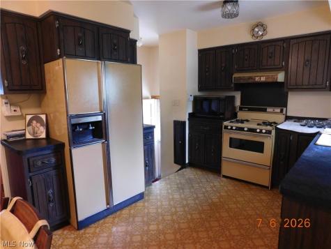 616 Judie Drive Cleveland OH 44109
