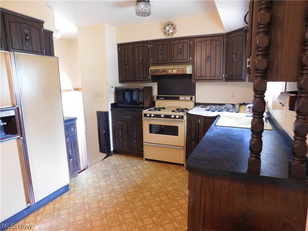 616 Judie Drive Cleveland OH 44109