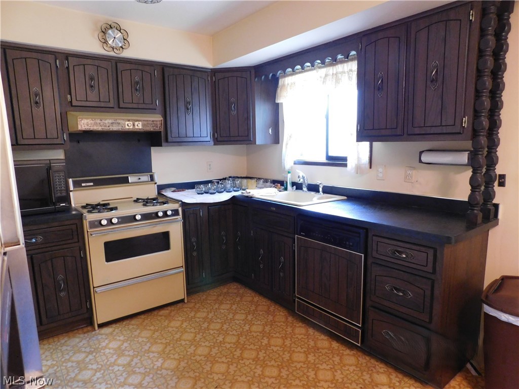 616 Judie Drive Cleveland OH 44109