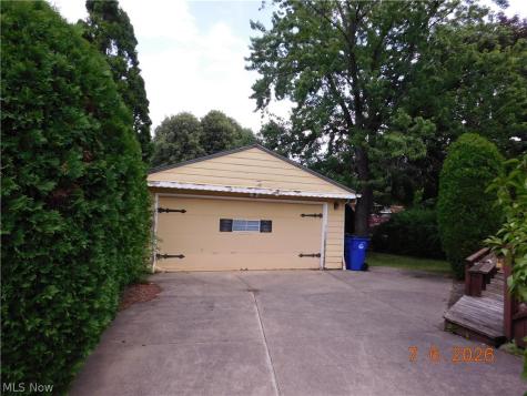 616 Judie Drive Cleveland OH 44109