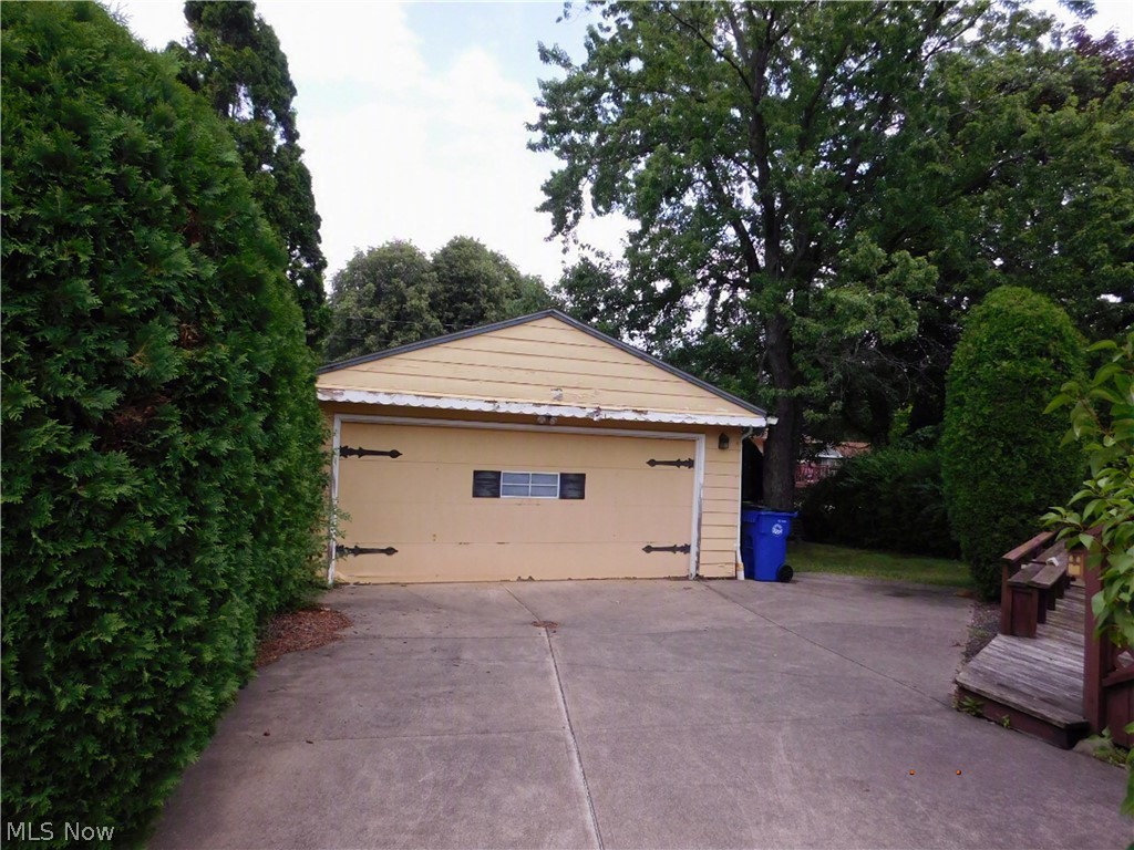 616 Judie Drive Cleveland OH 44109