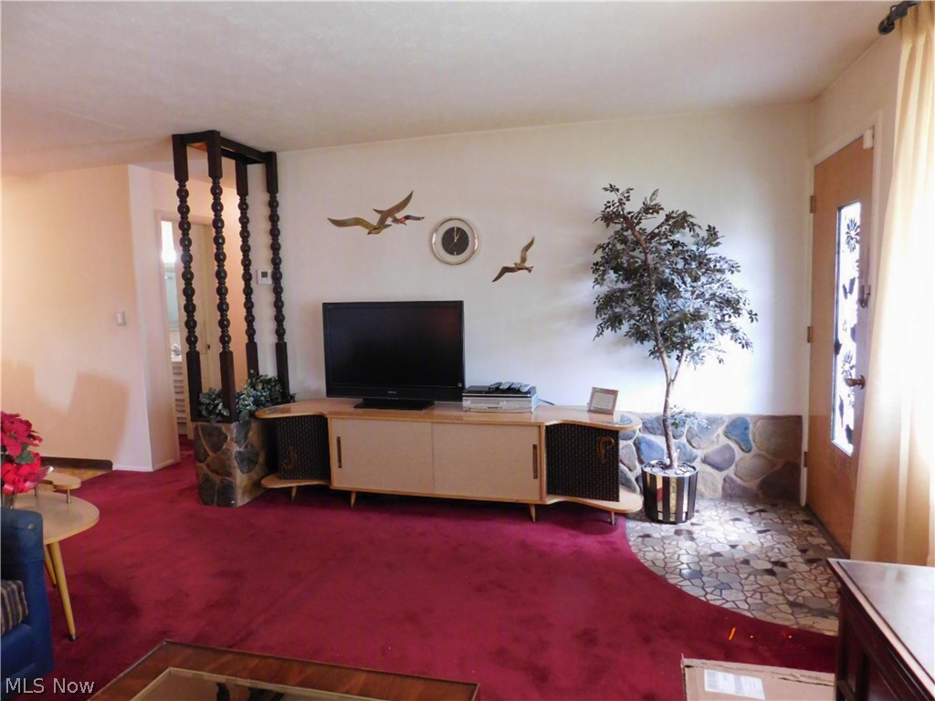 616 Judie Drive Cleveland OH 44109