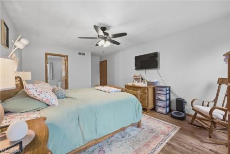 6295 Plum Street NE Louisville OH 44641