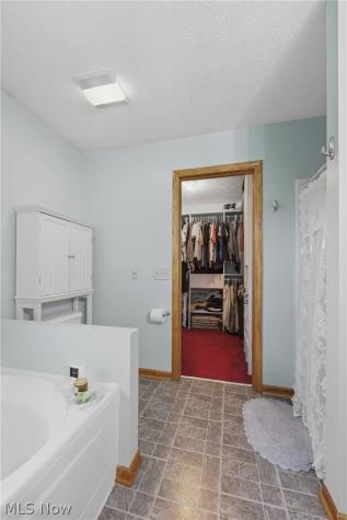 6295 Plum Street NE Louisville OH 44641