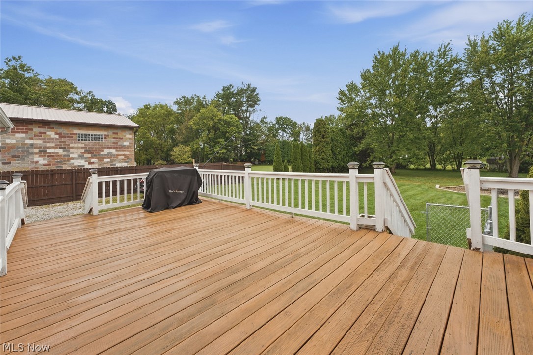 6295 Plum Street NE Louisville OH 44641