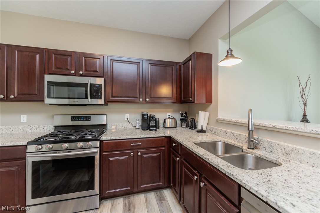 1422 Mclean Avenue Streetsboro OH 44241