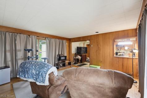 14421 Garden Street Burton OH 44021