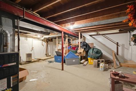14421 Garden Street Burton OH 44021
