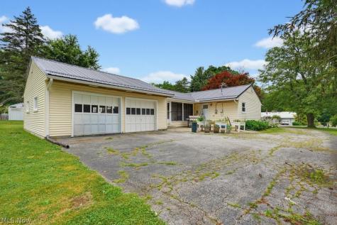 14421 Garden Street Burton OH 44021