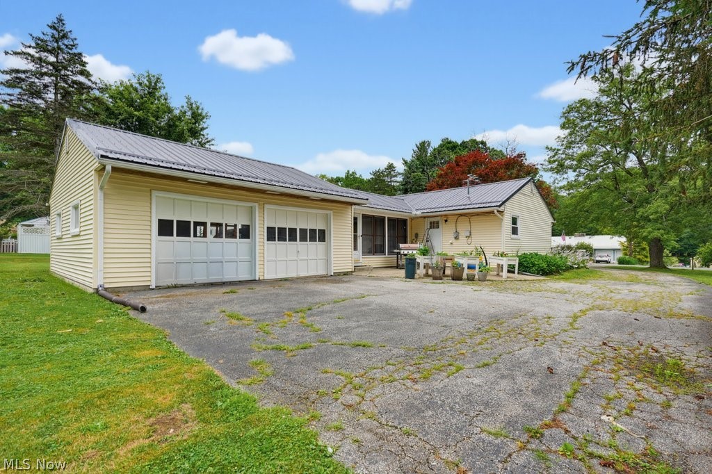 14421 Garden Street Burton OH 44021
