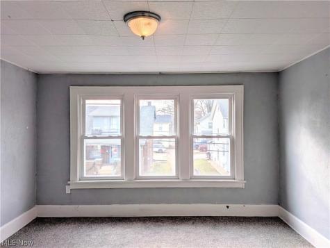 864 10th Street NE Massillon OH 44646