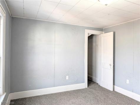 864 10th Street NE Massillon OH 44646
