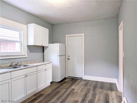 864 10th Street NE Massillon OH 44646