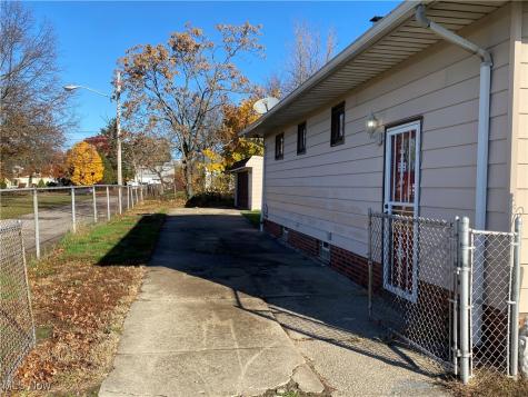 18704 Flamingo Avenue Cleveland OH 44135