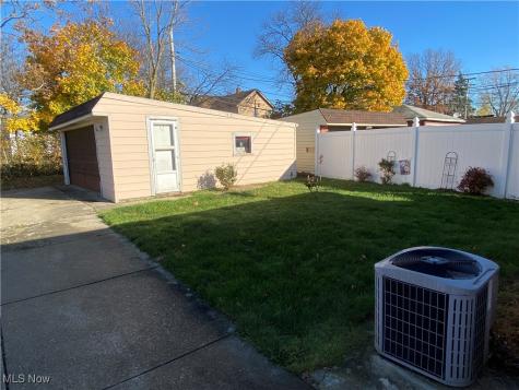 18704 Flamingo Avenue Cleveland OH 44135
