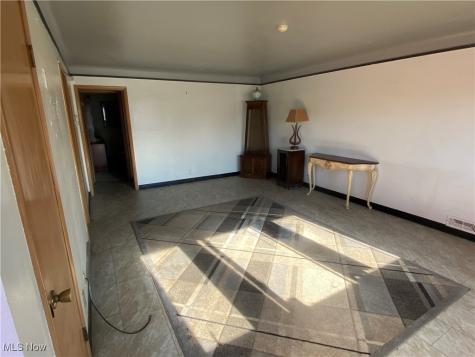 18704 Flamingo Avenue Cleveland OH 44135