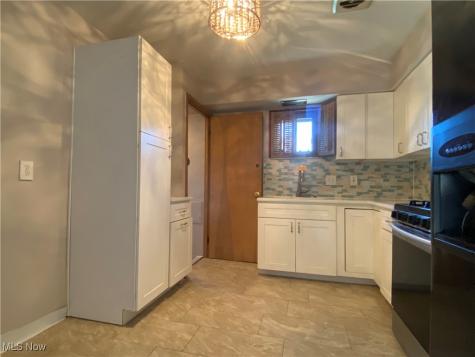 18704 Flamingo Avenue Cleveland OH 44135