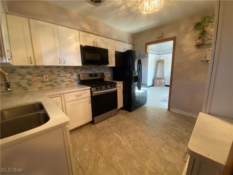 18704 Flamingo Avenue Cleveland OH 44135