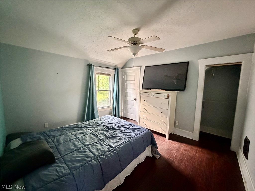 828 Broad Street Elyria OH 44035