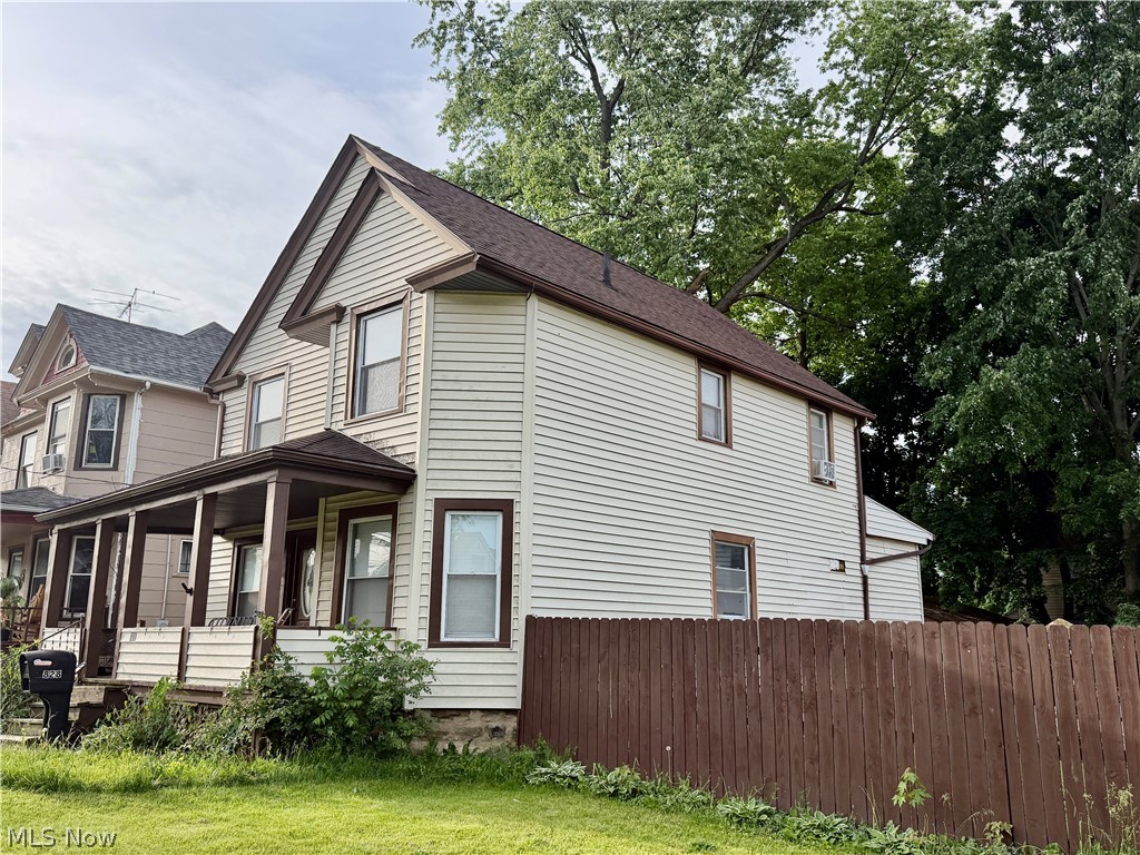 828 Broad Street Elyria OH 44035