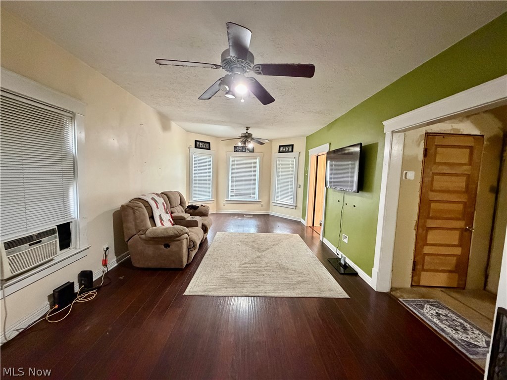 828 Broad Street Elyria OH 44035