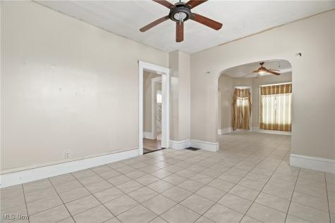 127 Charles Court Elyria OH 44035
