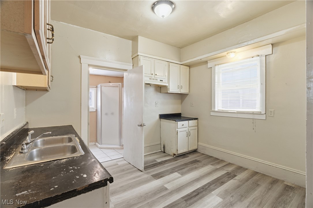 127 Charles Court Elyria OH 44035
