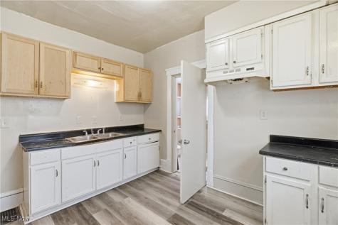 127 Charles Court Elyria OH 44035